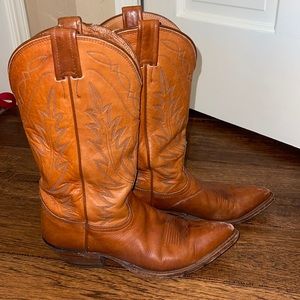 Women 7.5 B M Nocona Two Tone Vintage Cowboy Boots